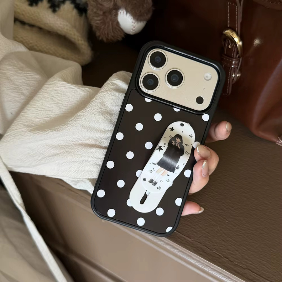 KASONPAI Stoßfeste Handyhülle mit Retro-Polka-Dot-Anime-Mädchen Design für iPhone 14, 15, 16, 17 Pro Max und Air 13 in Schwarz - Bild 5