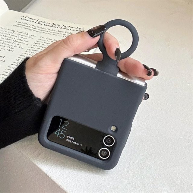 Stoßfeste Flüssigsilikon Handyhülle mit Fingerring für Samsung Galaxy Z Flip 4 und Galaxy Z Flip 3 in Grau - Bild 1