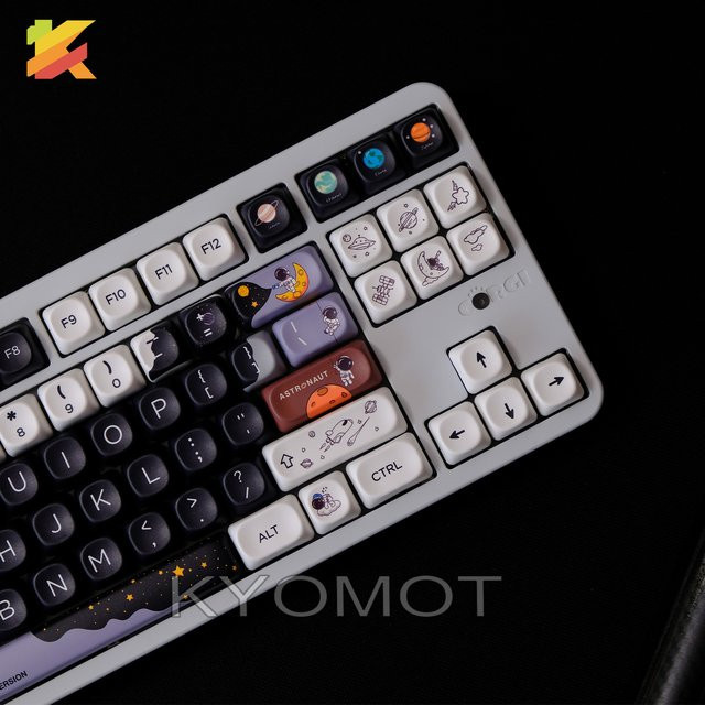 KYOMOT Mechanische Tastenkappen im Sternenhimmel-Astronauten-Design, 150 Tasten, PBT-Material, MOA-Profil, Multicolor - Bild 1