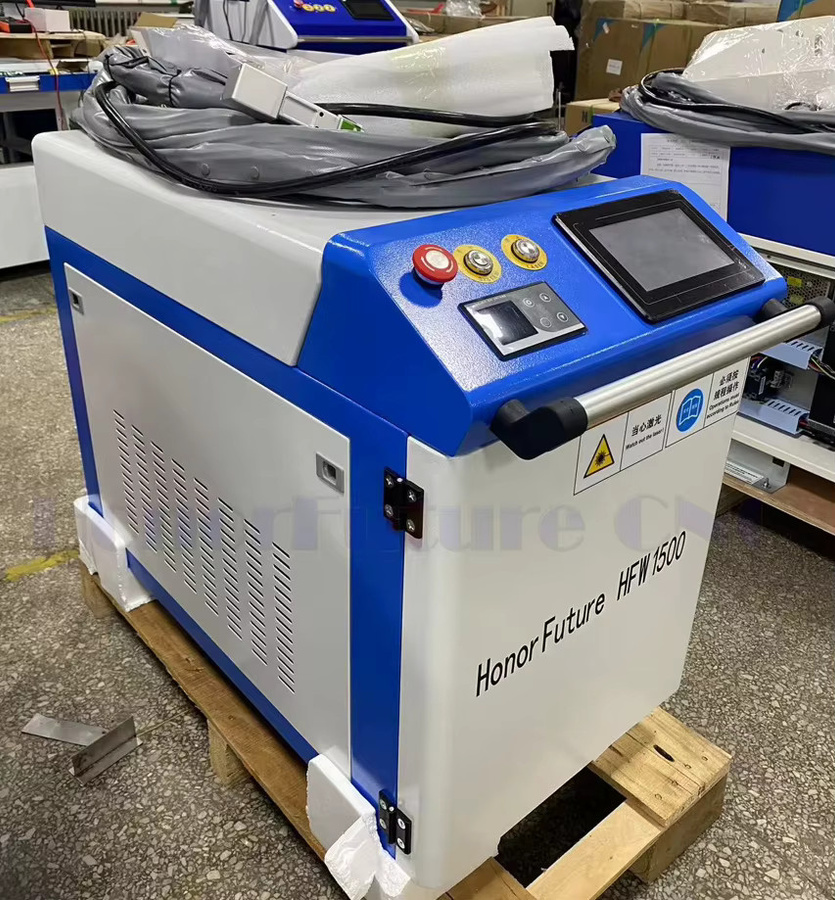 Professionelles 3 in 1 Laserschweißgerät mit 2000 W für Edelstahl in Weiß - Bild 3