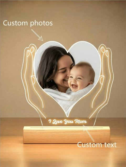 Personalisiertes LED-Nachtlicht mit Herzschild aus Acryl und Holzrahmen, warmweißes Tischlicht für das Kinderzimmer mit USB-Anschluss, Höhe: 18,0 cm, Breite: 16,0 cm - Bild 1