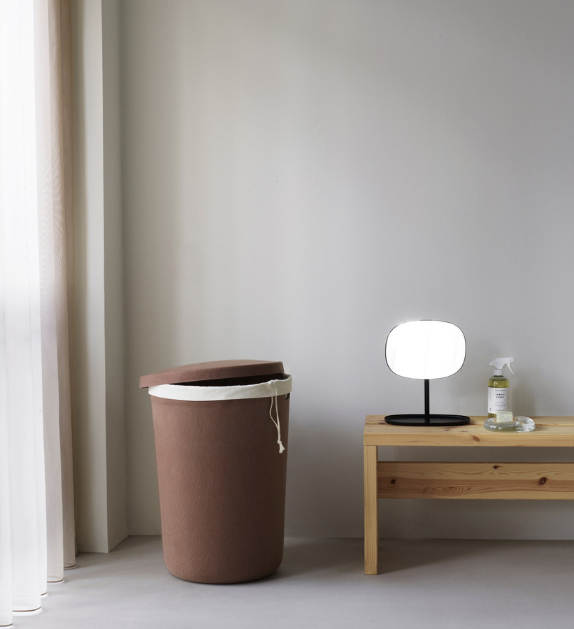 Normann Copenhagen Hide Wäschekorb mit Griffen in Braun - Bild 3