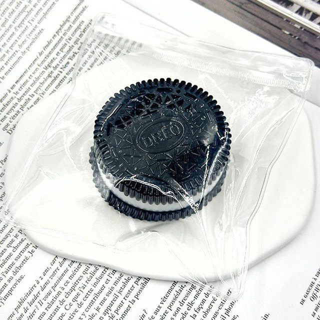 Yiran toy 1 Keks Squishy Spielzeug schwarz - Bild 1
