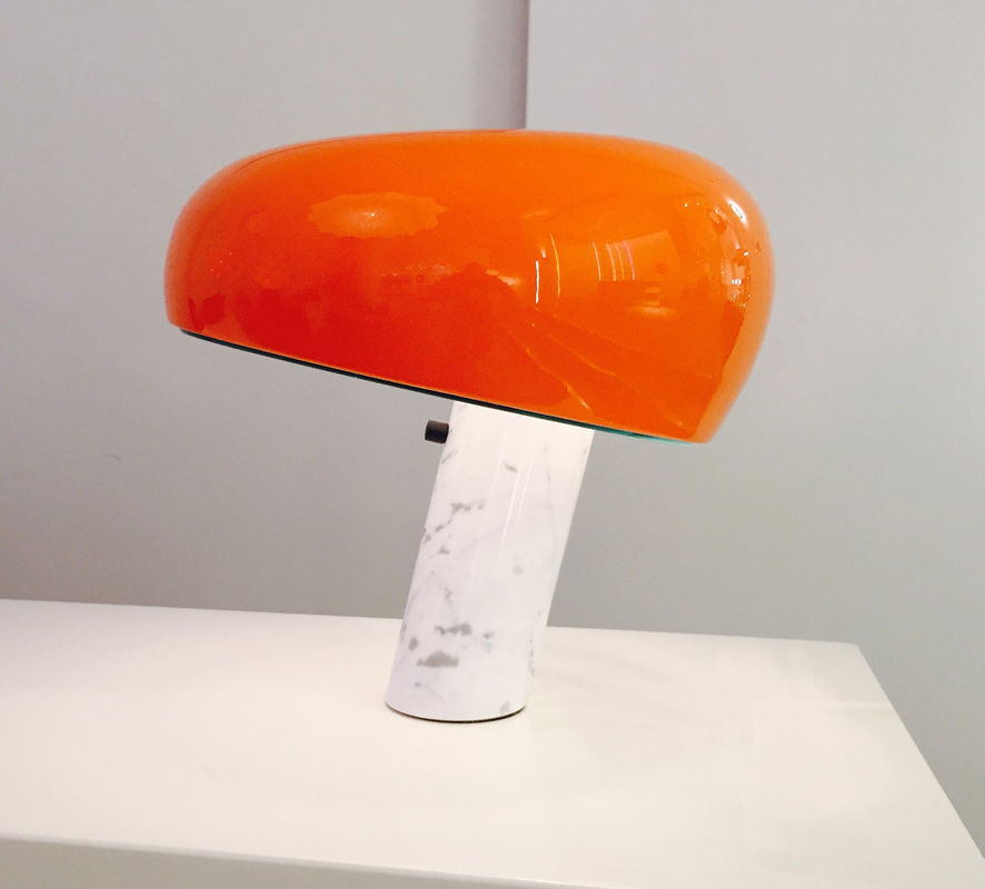 Flos Snoopy Tischleuchte in Orange aus Marmor und Metall mit E27 Fassung - Bild 2
