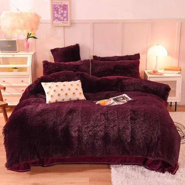 Bin Chi Textiles Bettwäsche Set aus flauschigem Flanell und Nerz-Samt in Weinrot, Winter Bettbezug mit Steppung für Queen und King Size - Bild 1