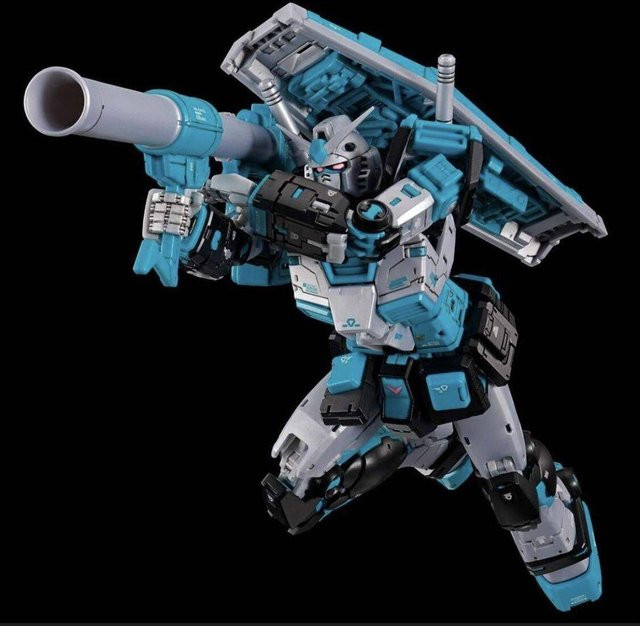 Bandai Hatsune Miku RG RX-78-2 2.0 Plastikmodellbausatz - Bild 1