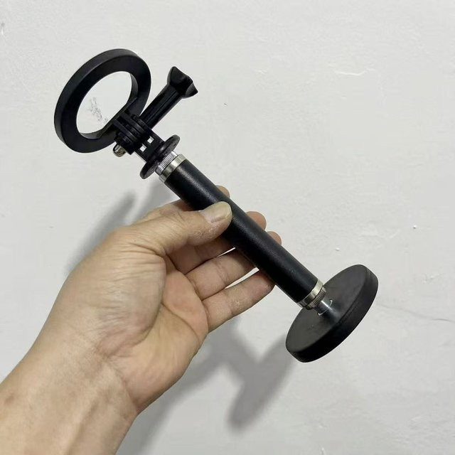 Magnetischer Saugnapf-Handyhalter mit Metallverlängerung und Universalgelenk in Schwarz für Live-Streaming und Outdoor-Aktivitäten - Bild 1