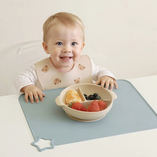 Mumamuying Silikon Tischset für Kinder und Kleinkinder, rutschfeste und lebensmittelechte Platzmatte in Lila und Mehrfarbig - Bild 1