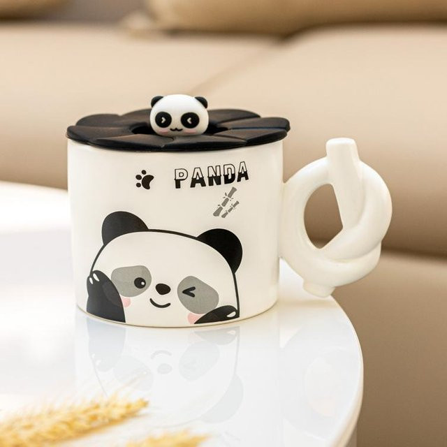 Keramiktasse mit Deckel Yiran toy 1 Cartoon Panda Design in Weiß, 340 ml - Bild 1