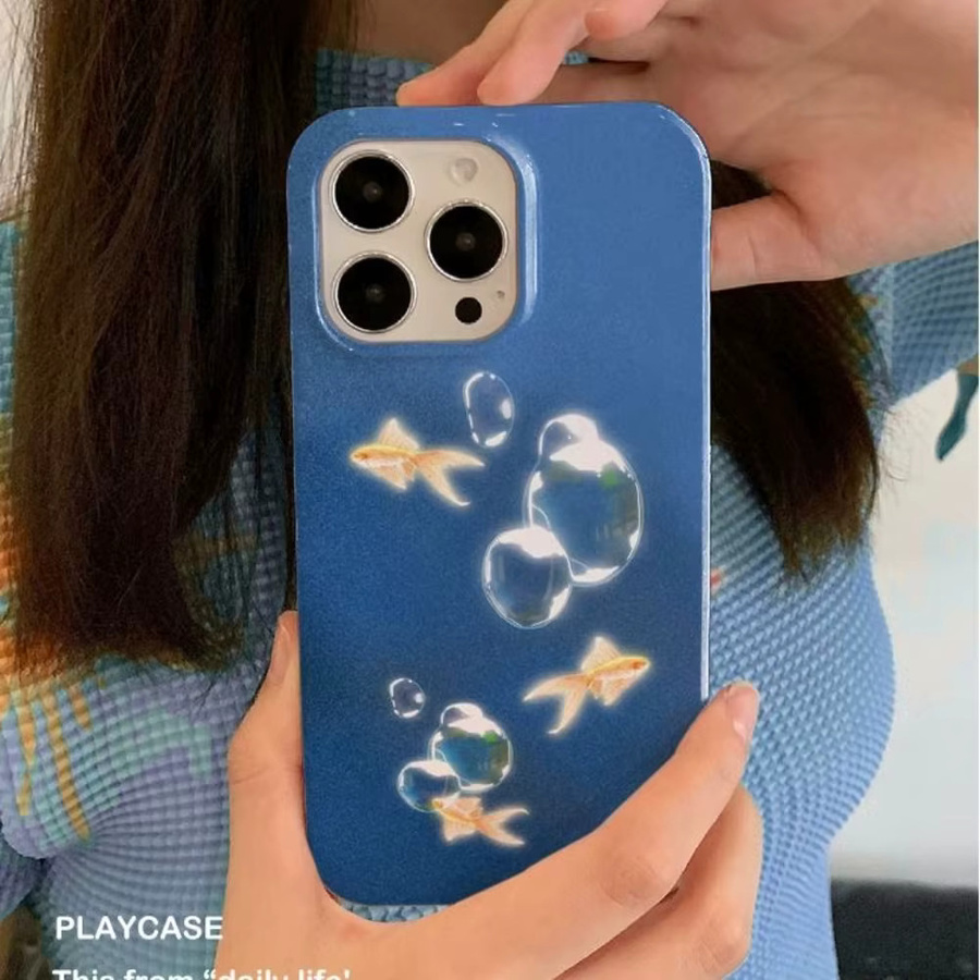 Wasserfeste Handyhülle Serene Blue Goldfish von TROPLET für iPhone 17 16 15 14 13 12 11 Pro Max Air Plus in Blau - Bild 2