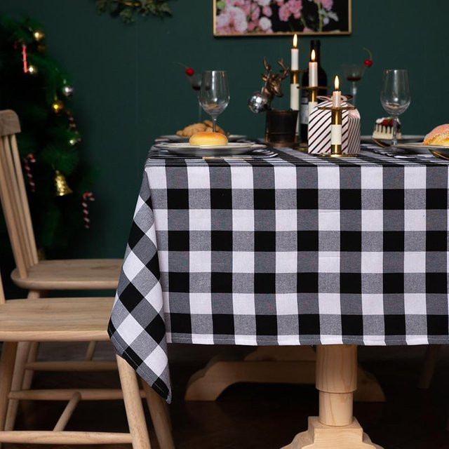 JMG Household Supplies Weihnachts-Tischdecke aus Polyester mit Karomuster in Schwarz, Rechteckig, B/T: 140 x 140 cm - Bild 1