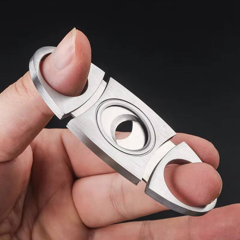 KeYi Zigarrenschneider Classic aus Edelstahl in Silber - Bild 2