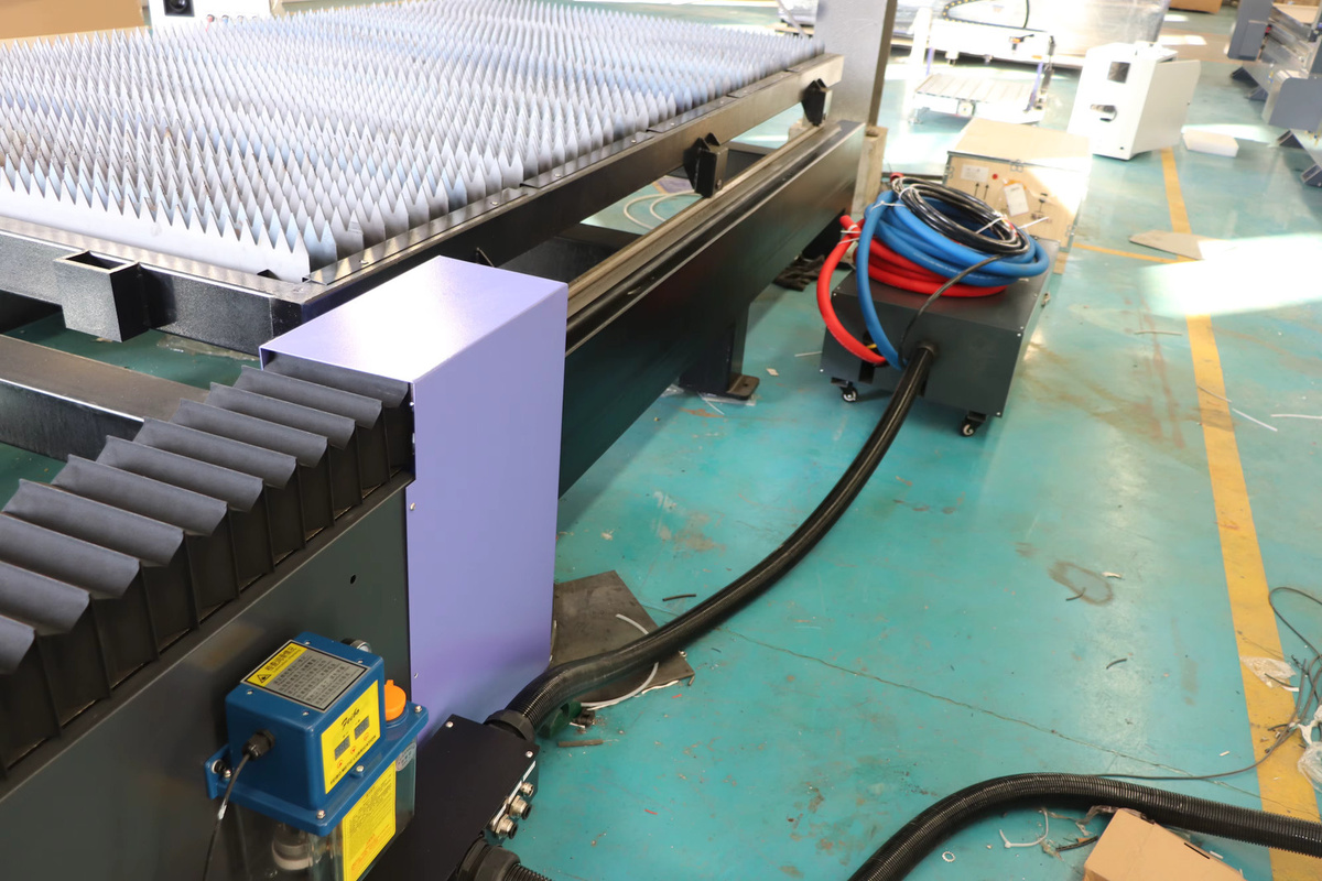 ACCTEK CNC-Faserlaserschneidemaschine mit 3000 W zum Schneiden von Metallstahlblechplatten - Bild 5