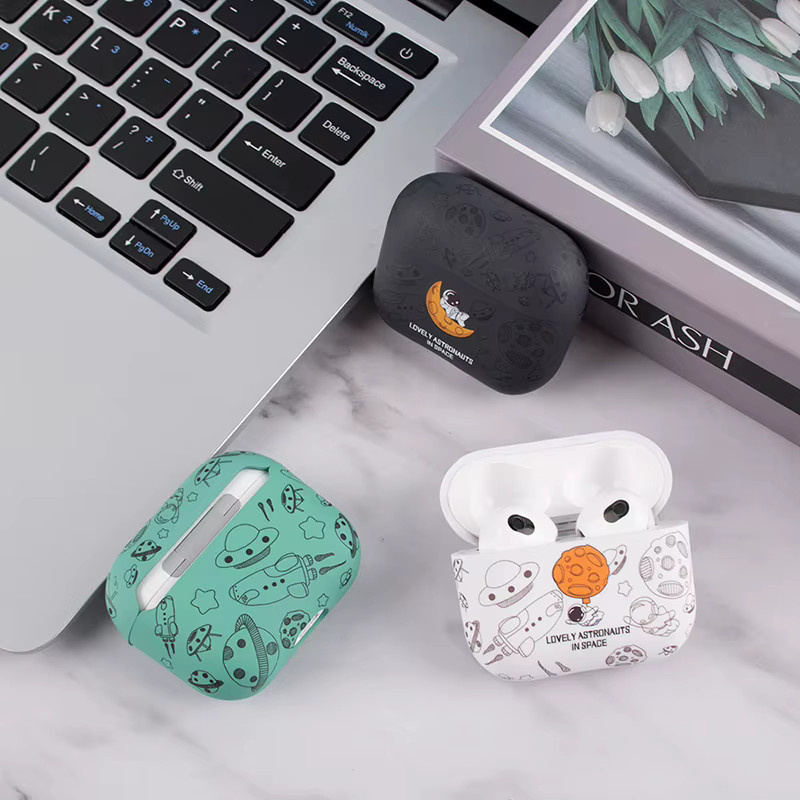 Astronaut Space Moon Soft Case für Apple AirPods Pro 2, 3, 1 und AirPods 4 3 2 1 Schutzhülle mit USB-C Anschluss - Bild 1