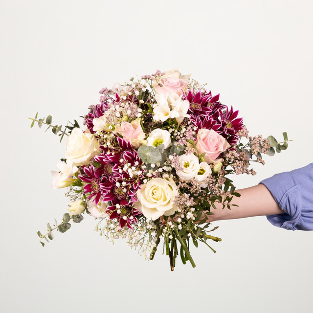 BLUME2000 Bouquet Rot Weiß Rosé pink zum Muttertag - Bild 1