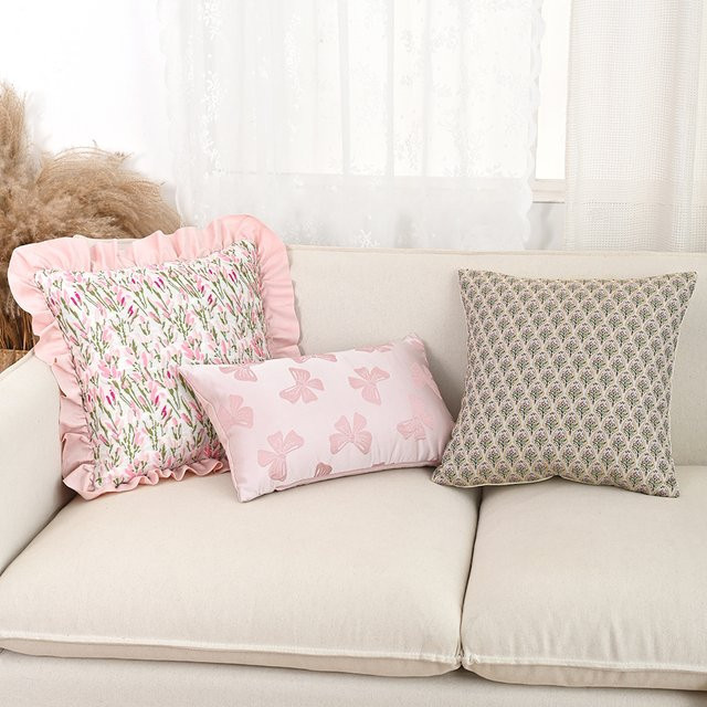 BUYNOW Kissenbezug mit Blumen-Jacquard und Hollandaise-Spitze in Rosa im Vintage-Stil, B/T/H: 30 x 30 x 3 cm - Bild 1