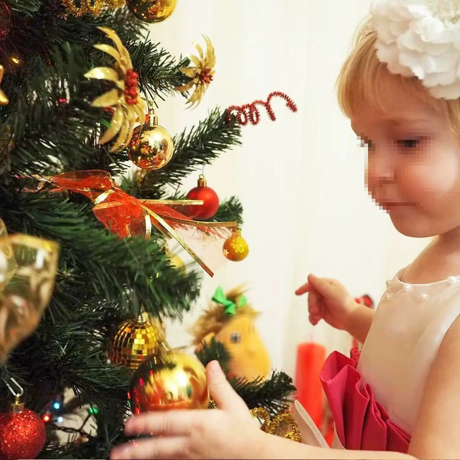 Surpsea Weihnachtskugeln Set in Rot und Grün, 24 Stück Hängeornamente für den Weihnachtsbaum, Durchmesser: 3 bis 4 cm - Bild 2