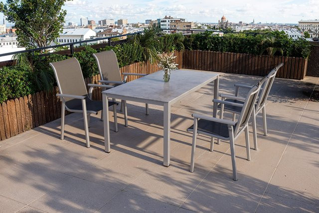 Kettler BasicPlus Pro Garten-Essgruppe aus Aluminium und Textilene in Silber/Anthrazit mit Tisch und 4 Stapelsesseln, Tisch B: 160 cm, T: 90 cm, H: 74 cm - Bild 1