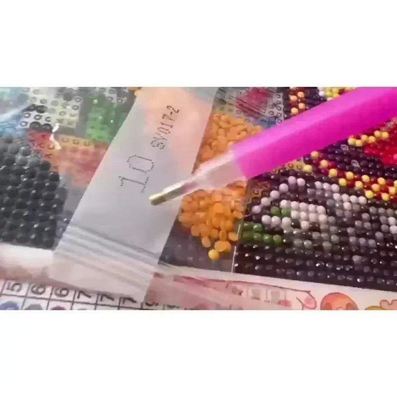 DIY Diamant-Malerei-Set Horrorfilm Mosaik-Kunst Set in Multicolour mit quadratischen und runden Steinen für deine Heimdekoration - Bild 1
