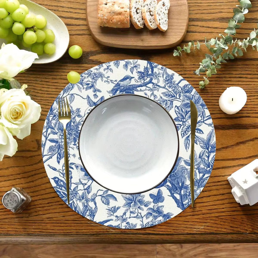 VIKAMA 4er Set Tischsets mit floralem Design in Blau im skandinavischen Stil - Bild 3