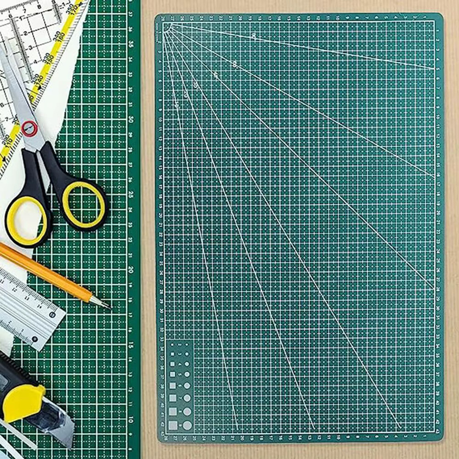 Grüne Schneidematte aus PVC für Lederhandwerk, Gravur und Patchwork als Werkbankunterlage für DIY-Projekte - Bild 1