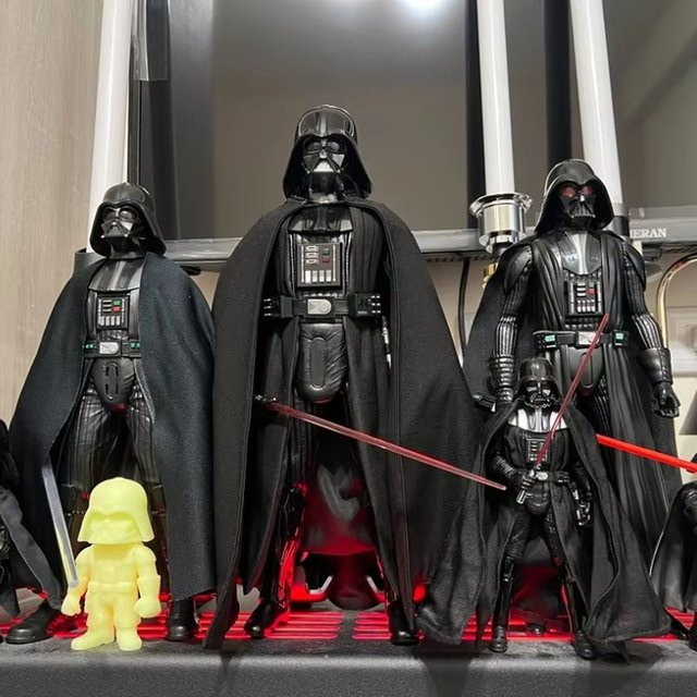 HEROCROSS Star Wars Darth Vader Figur, leuchtend, sprechend, 30cm - Bild 1