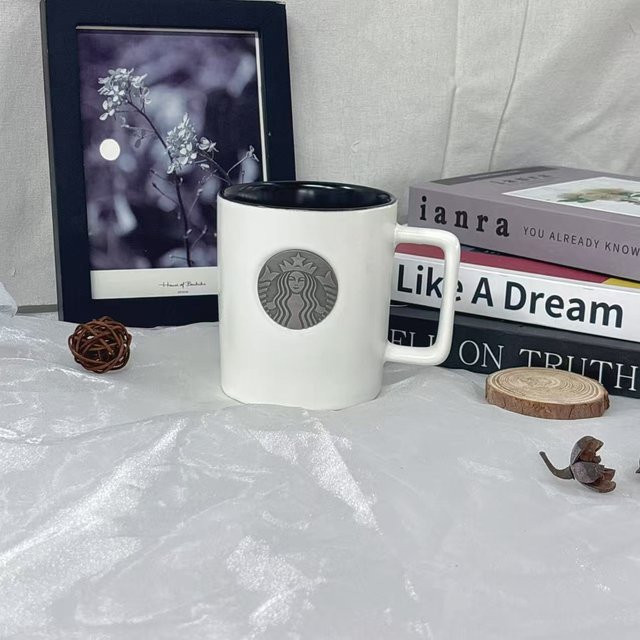 Starbucks Keramiktasse in Schwarz-Weiß mit Metall-Siren-Logo, 450 ml - Bild 1