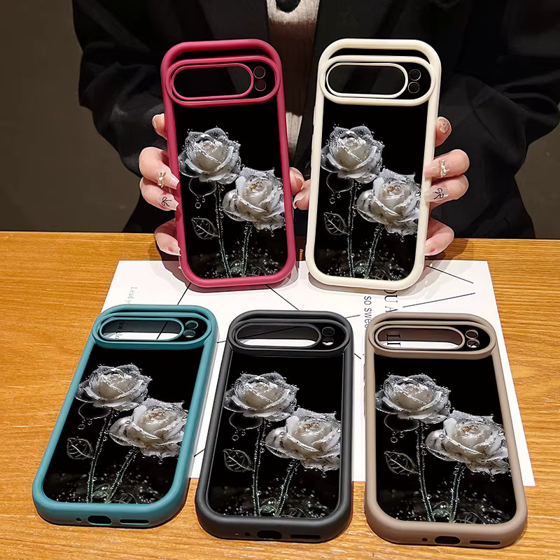 Stoßfeste TPU Schutzhülle mit Rosenblumen-Muster für Google Pixel 9 in Schwarz - Bild 3