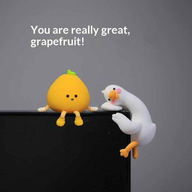 JETTING 2er Set 3D Enten-Pomelo-Figuren aus Kunstharz als Cartoon-Tier-Dekoration für Schreibtisch, Auto-Armaturenbrett oder PC-Monitor - Bild 1