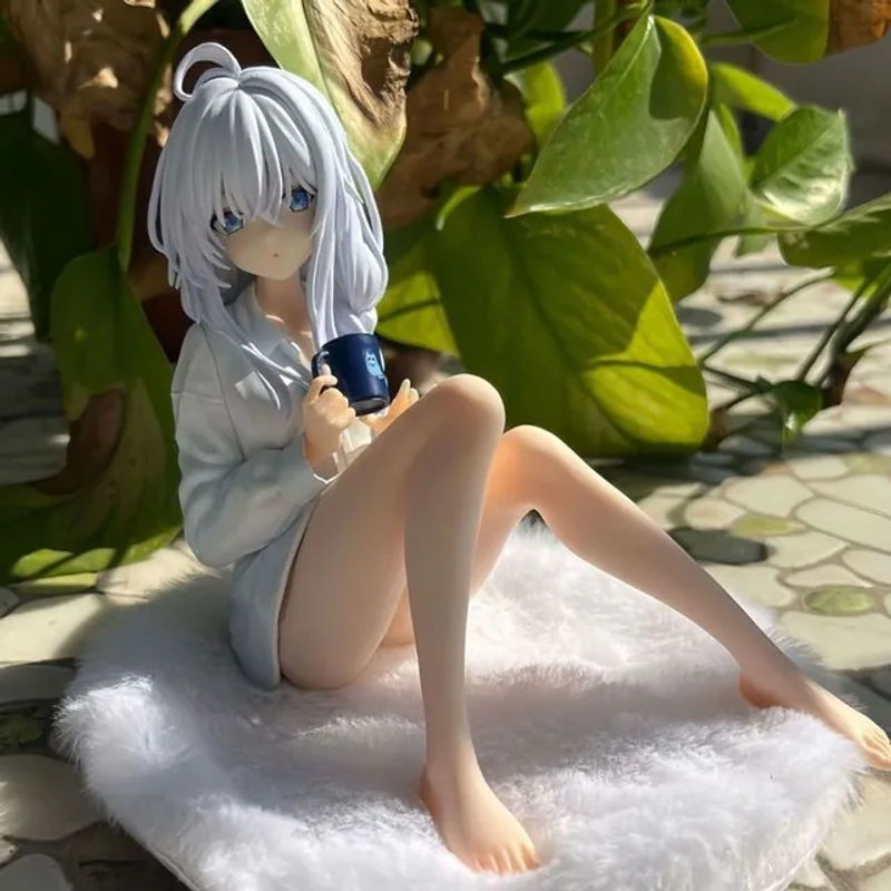 Bandai Anime-Figur Die Reise von Elaina sitzend im Pyjama, weißes Mädchen-Modell aus Kunststoff, Höhe: 10 cm - Bild 1