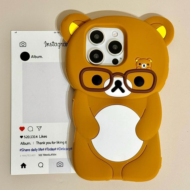 Rilakkuma Bär mit Brille 3D Cartoon Silikonhülle für Apple iPhone 16 15 14 13 12 Pro Max und weitere Modelle, Braun - Bild 1
