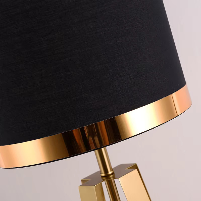 Vecli Tischlampe im nordischen modernen Design aus Metall und Stoff in Schwarz, Weiß oder Gold/Messing - Bild 4