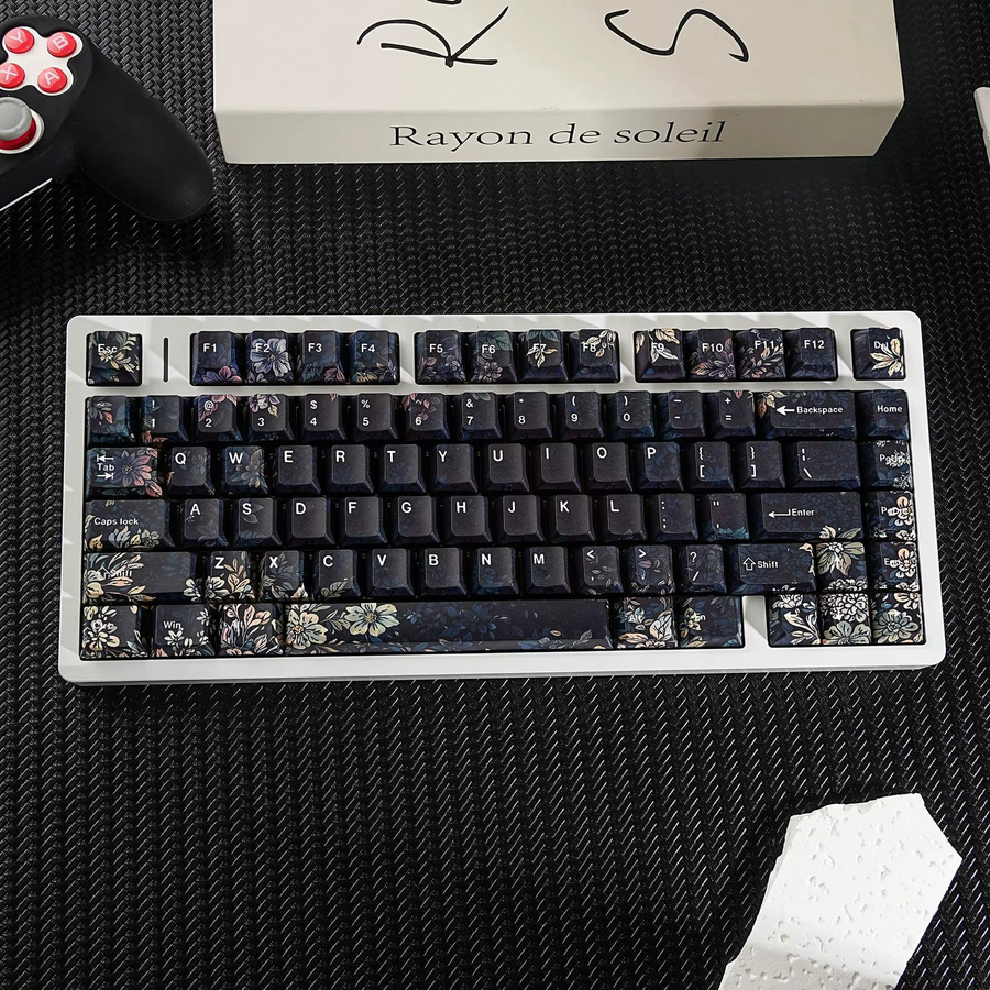 Readson Mechanische Tastatur Tastenkappen mit Blumen-Design im Cherry-Profil aus PBT mit seitlicher Beschriftung für Deutsch, Englisch, Spanisch, Französisch, Russisch, Japanisch und Arabisch - Bild 2