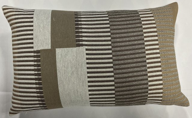 Kissenhülle QUANTICO von gozze in Beige und Braun mit grafischem Design aus Baumwolle und Polyester - Bild 1