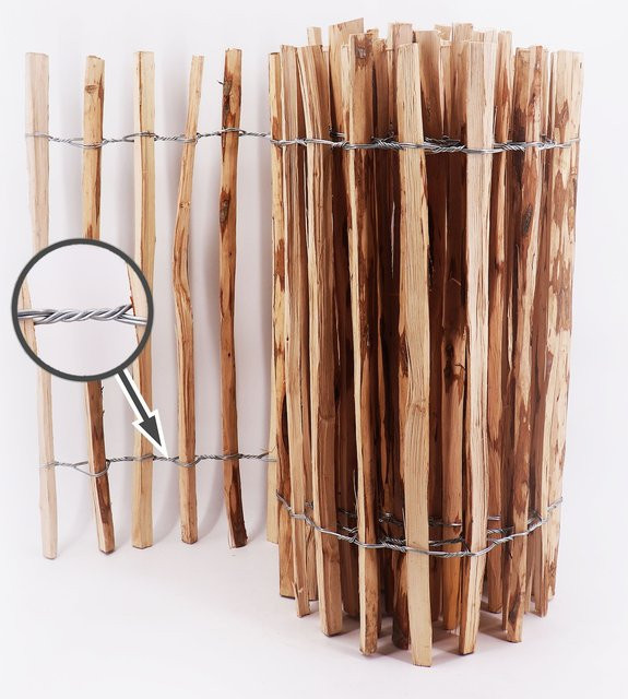 Aquagart Staketenzaun Komplettset aus Holz in Braun, 5m Länge, Höhe: 120 cm, mit 5 Holzpfosten (Länge: 150 cm) und Krampen - Bild 1