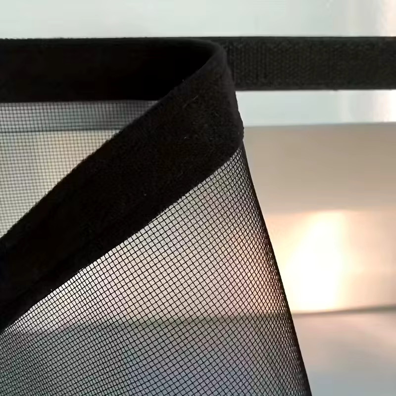 Selbstklebendes Mückenschutz-Fensterrollo in Schwarz als Insektenschutz-Moskitonetz für Fenster und Türen - Bild 3