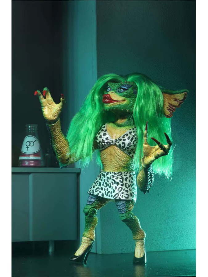 NECA Gremlins 2 Greta, Actionfigur, 15 cm - Bild 2