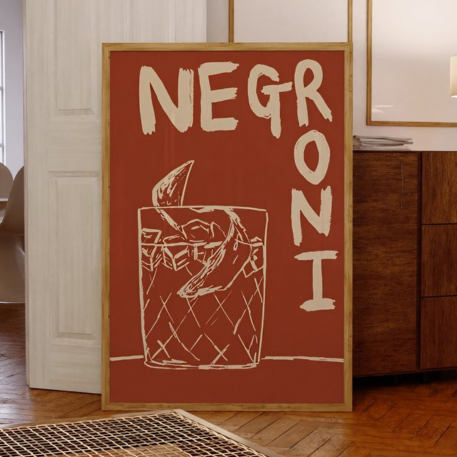 Moderne Negroni Cocktail Leinwandgemälde von Nia Beynon als Wandkunstdruck für Wohnzimmer und Bar - Bild 1