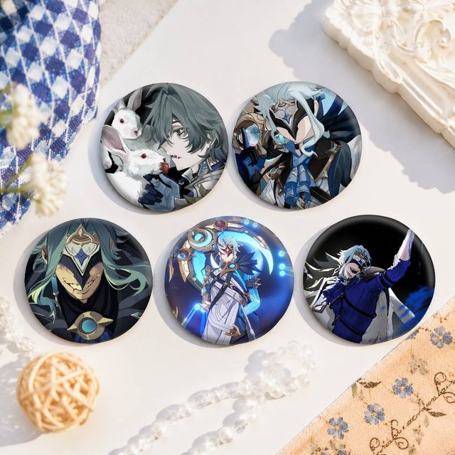 Genshin Impact Dottore Anstecknadel rund als Manga-Accessoire für Rucksack und Kleidung in Multicolour - Bild 1