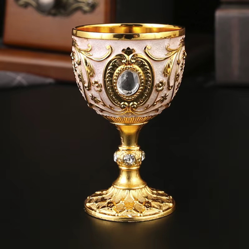 Retro Metallbecher mit Blumenprägung in Gold für Weißwein und Spirituosen - Bild 4