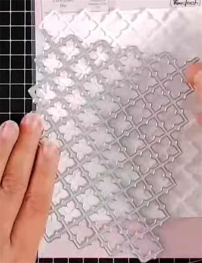 Metall Schablonenplatte für Scrapbooking und DIY Bastelarbeiten zur Dekoration von Papier, Karten und Tagebüchern - Bild 2