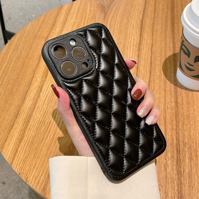 Leder-Handyhülle mit dreidimensionalem Puff-Karo-Design für Apple iPhone 14, 15 Pro, 16 Pro Max in Schwarz - Bild 1