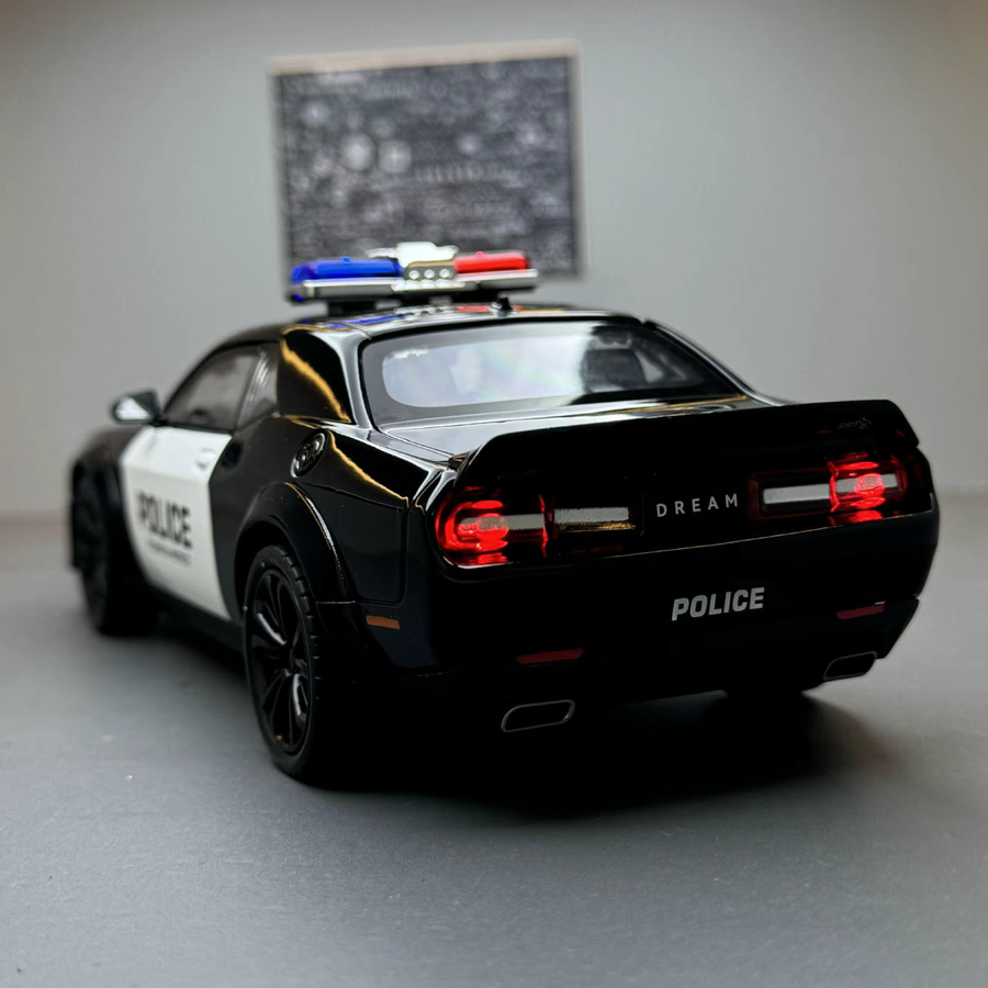 Platinum Challenger Redeye Hellcat Polizei, Sportwagen, 1:22, Metall, mit Licht und Sound - Bild 2