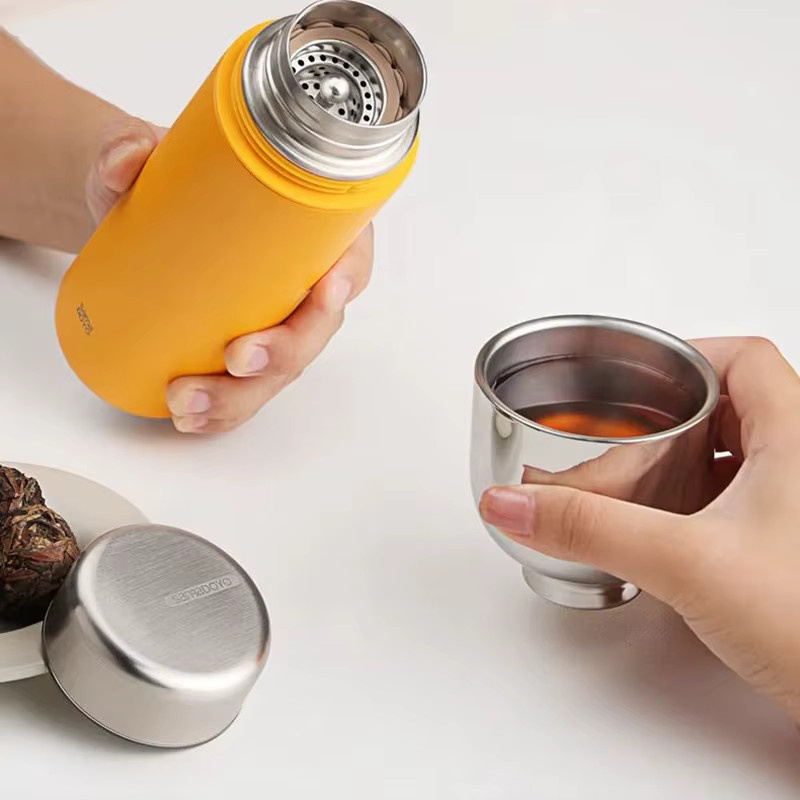 SAMADOYO Teezubereitungstasse aus doppelwandigem 304 Edelstahl in Grün, tragbare Teetasse mit Auto-Montage-Funktion - Bild 4