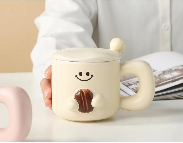 Keramiktasse Yiran Furniture in Weiß mit geprägtem Design, 350,5 ml - Bild 1