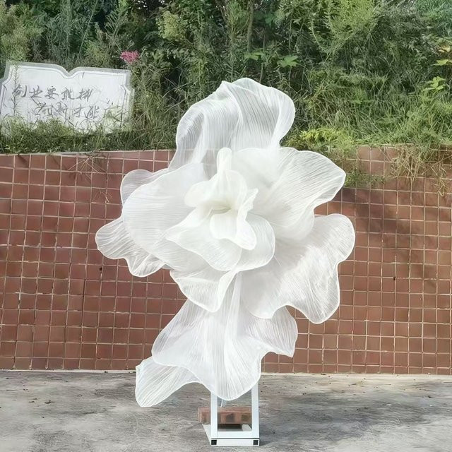 LINANUO Künstliche Organza-Mohnblumen in Blau und Weiß zur Dekoration für Hochzeiten, Geburtstage und Partys - Bild 1