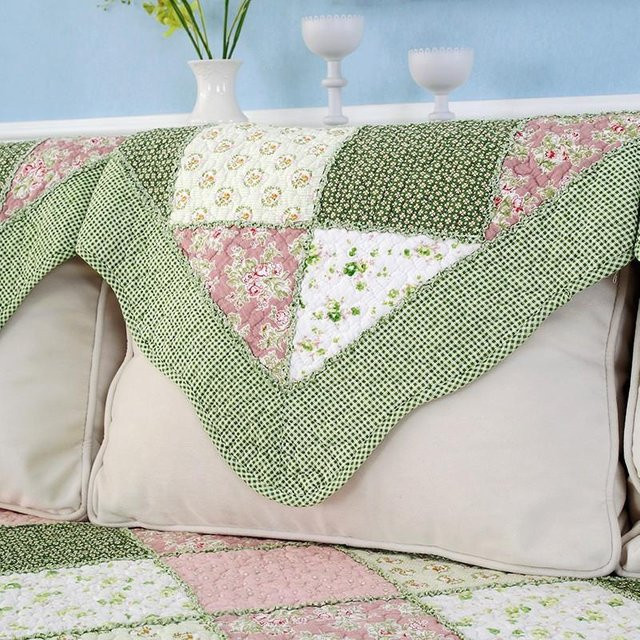 Rutschfester Sofabezug aus Baumwollmischgewebe mit floralem Patchwork-Design in Grün, B/H: 70 x 70 cm - Bild 1