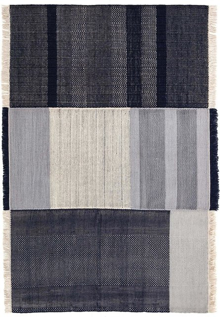 Nanimarquina Tres Outdoor Gartenmöbel mit blau-grauem Streifenmuster aus UV-beständigem Polyester für Terrasse und Balkon - Bild 1