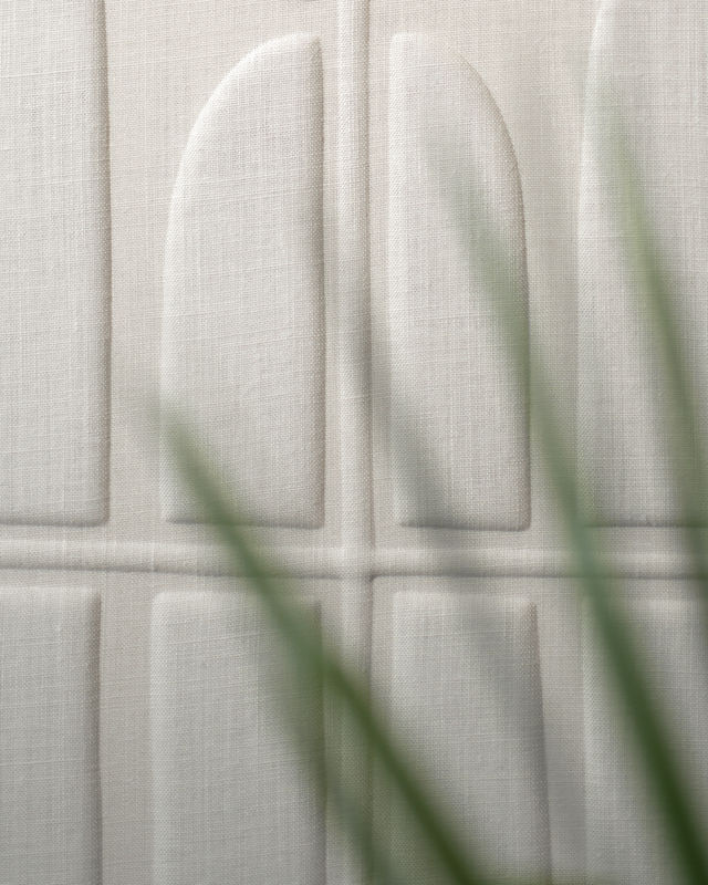 Élitis Teppich Twisted RM 1053 01 in Beige und Weiß mit abstraktem geometrischem Art-Deco-Design - Bild 3