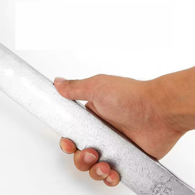 Doppelkopf-Kastenschlüssel in Silber zur Selbstverteidigung und als Doppelzweckschlüssel - Bild 3